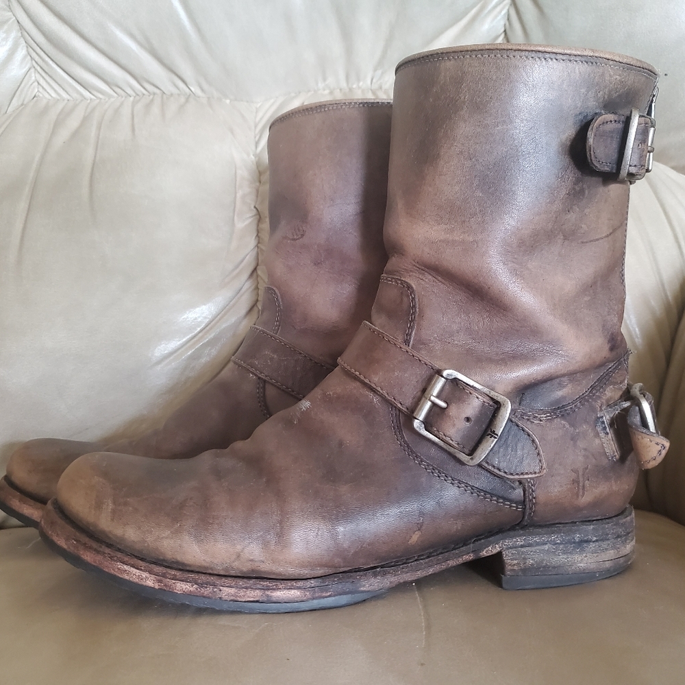 Frye Veronica Back Zip booties 9